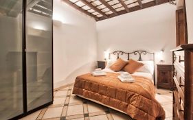 Cozy Navona Apartment
